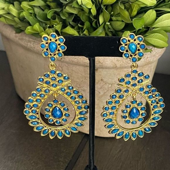Amrita Singh blue stone statement earrings gold tone - Picture 2 of 7